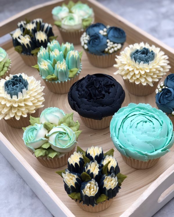 taylor made cupcakes, buttercream flowers, buttercream flower cupcakes, boxed blooms, taylor made boxed blooms