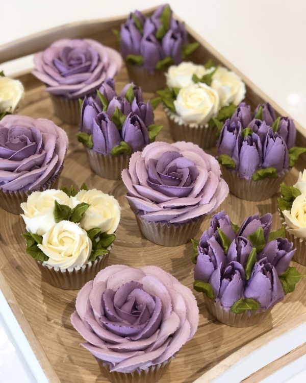 taylor made cupcakes, buttercream flowers, buttercream flower cupcakes, boxed blooms, taylor made boxed blooms